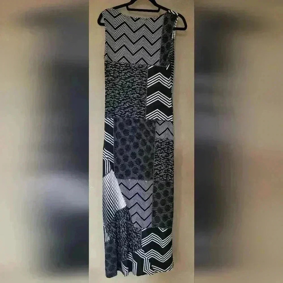 TERRA NOSTRA | Black  and White Maxi Dress, Ptp 18'' - Picture 3 of 5